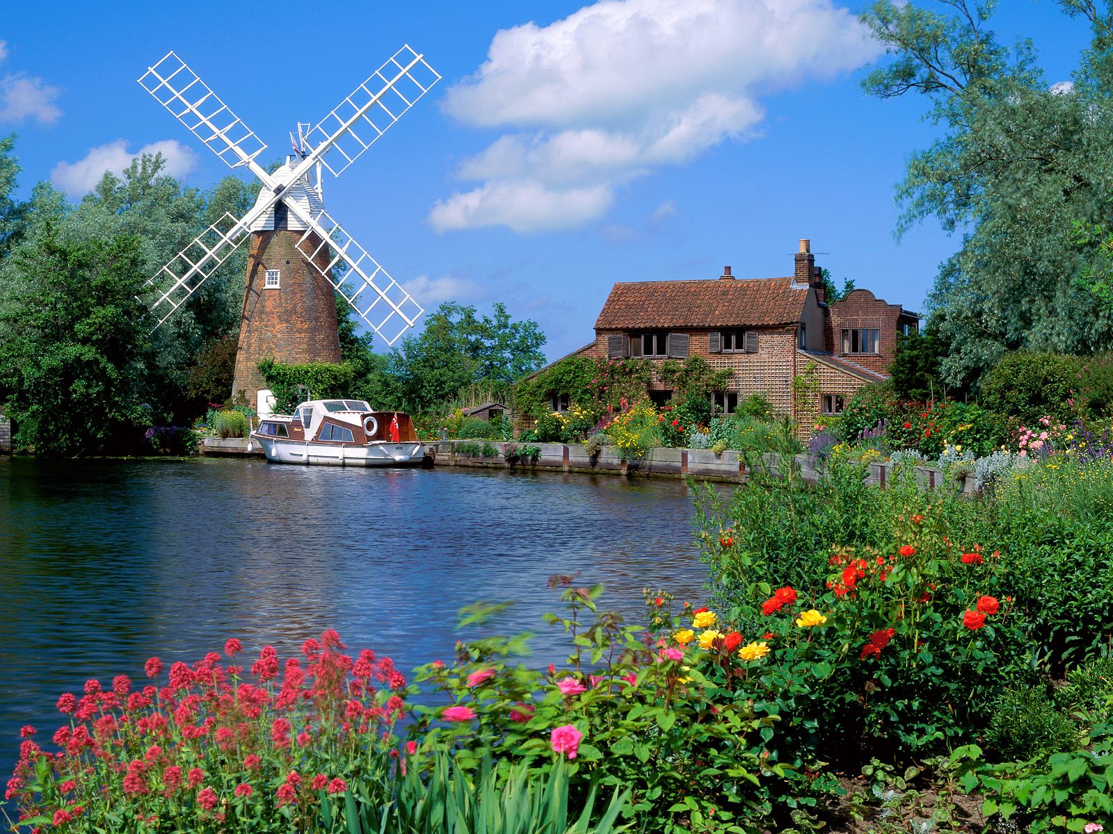 Hunsett Mill England97290372